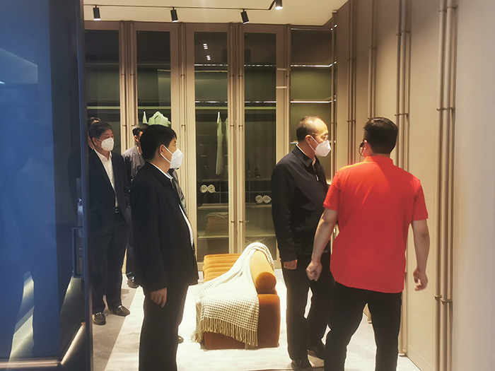 参观c7c7娱乐平台官网入口家居出产车间